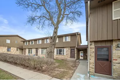 9806 W Morgan Ave, Milwaukee, WI 53228 - Photo 2