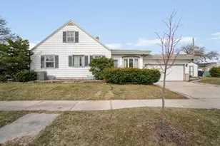 9402 W Cleveland Ave, West Allis, WI 53227 - Photo 4