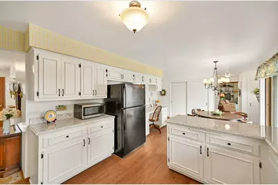 18220  Colline Vue Blvd, Brookfield, WI 53045 - Photo 4