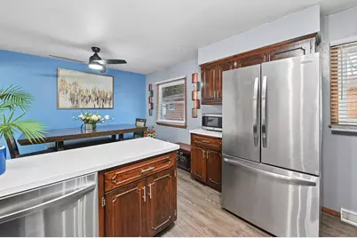 9826 W Menomonee Park Ct, Milwaukee, WI 53225 - Photo 14