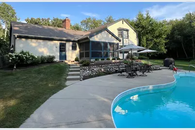 109 S Oakshire Dr, Summit, WI 53066 - Photo 2