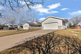 6814 Diane Dr, Newburg, WI 53090 - Photo 4