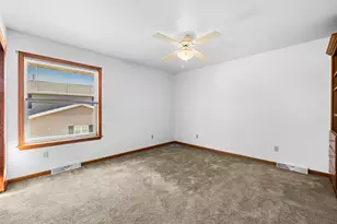 6814 Diane Dr, Newburg, WI 53090 - Photo 18