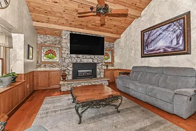 S94W26995  Linden Ct, Vernon, WI 53149 - Photo 6