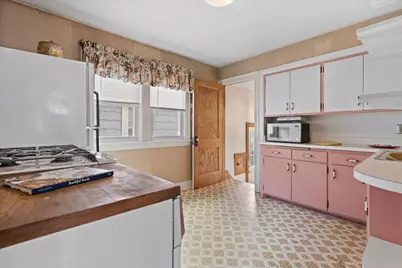 3353 S Indiana Ave, Milwaukee, WI 53207 - Photo 10