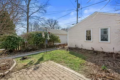 3353 S Indiana Ave, Milwaukee, WI 53207 - Photo 20