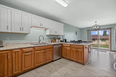 2558 N Green Bay Rd, Racine, WI 53406 - Photo 4