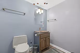 2558 N Green Bay Rd, Racine, WI 53406 - Photo 28