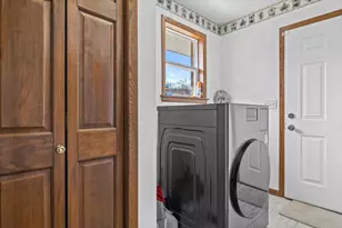 2558 N Green Bay Rd, Racine, WI 53406 - Photo 30