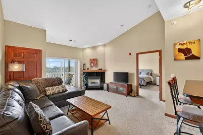 230  Hilldale Dr #1304, Hartford, WI 53027 - Photo 12