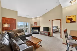 230 Hilldale Dr, Hartford, WI 53027 - Photo 12