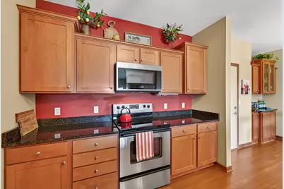 230  Hilldale Dr #1304, Hartford, WI 53027 - Photo 10