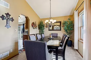 W142N10472 Magnolia Dr, Germantown, WI 53022 - Photo 8