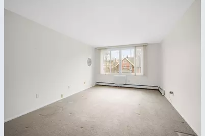 2025 E Greenwich Ave #201, Milwaukee, WI 53211 - Photo 4