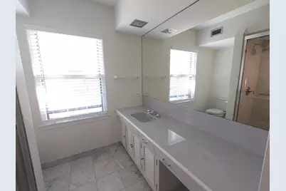 3200 E Hampshire St, Milwaukee, WI 53211 - Photo 22