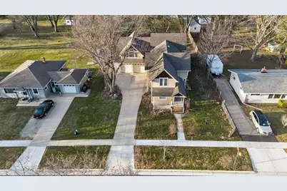 135  Milton St, Lake Mills, WI 53551 - Photo 2