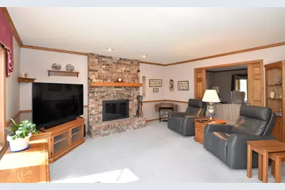 4203 W Tumblecreek Ct, Franklin, WI 53132 - Photo 8