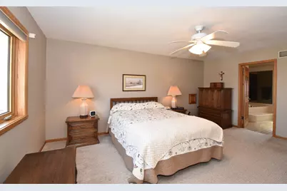 4203 W Tumblecreek Ct, Franklin, WI 53132 - Photo 24