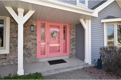 4203 W Tumblecreek Ct, Franklin, WI 53132 - Photo 2