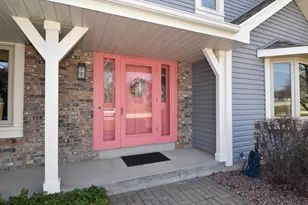 4203 W Tumble Creek Ct, Franklin, WI 53132 - Photo 2