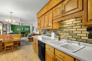 1702 S 25th St, Manitowoc, WI 54220 - Photo 8