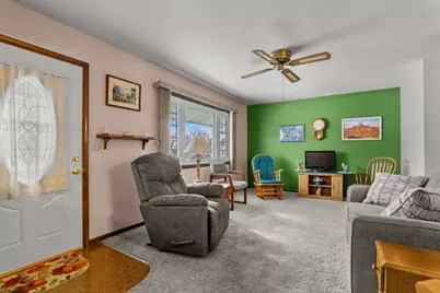 1702 S 25th St, Manitowoc, WI 54220 - Photo 4