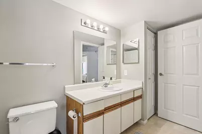 270 E Highland Ave #223, Milwaukee, WI 53202 - Photo 20