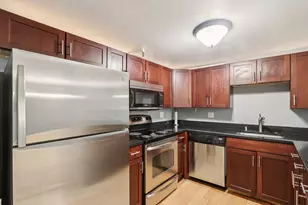 270 E Highland Ave, Milwaukee, WI 53202 - Photo 4