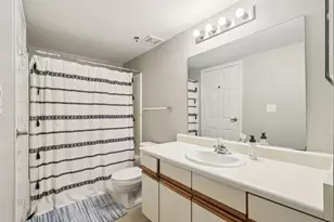 270 E Highland Ave, Milwaukee, WI 53202 - Photo 26