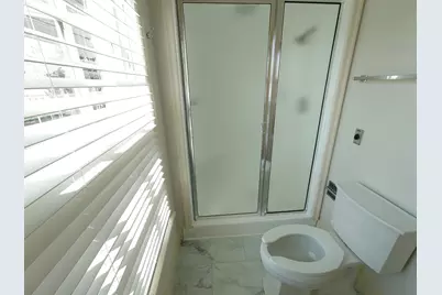 3222 E Hampshire St, Milwaukee, WI 53211 - Photo 18