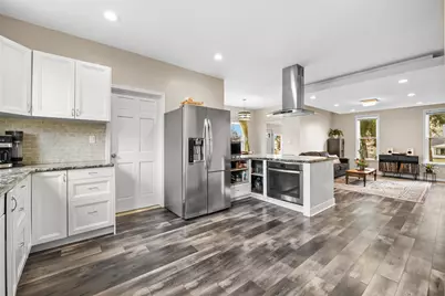 224 W Martin Ln, Milwaukee, WI 53207 - Photo 10