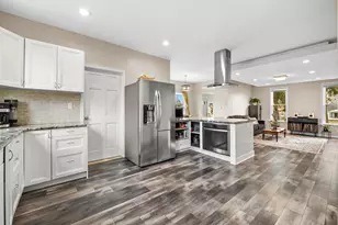 224 W Martin Ln, Milwaukee, WI 53207 - Photo 10