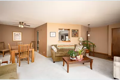 6968 W Tesch Ave, Milwaukee, WI 53220 - Photo 4