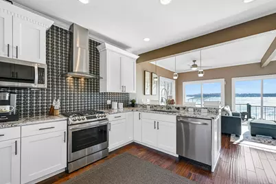 616  Kopmeier Dr, Pewaukee, WI 53072 - Photo 2