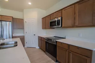 613 Hunter Oaks Blvd, Watertown, WI 53094 - Photo 1