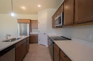 613 Hunter Oaks Blvd, Watertown, WI 53094 - Photo 10