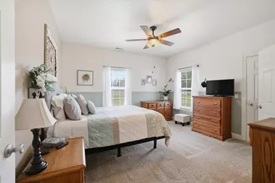 2287 W Vista Bella Dr, Oak Creek, WI 53154 - Photo 10