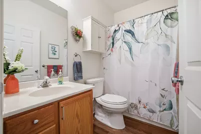 2287 W Vista Bella Dr, Oak Creek, WI 53154 - Photo 18