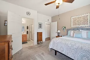 2287 W Vista Bella Dr, Oak Creek, WI 53154 - Photo 8