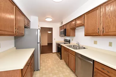 3916 N Oakland Ave #224, Shorewood, WI 53211 - Photo 8