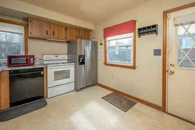 4462 S Lake Dr, Cudahy, WI 53110 - Photo 8