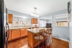 N20W28482 Oakton Rd, Delafield, WI 53072 - Photo 12