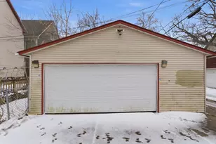 2631 N 33rd St, Milwaukee, WI 53210 - Photo 6