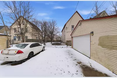 2631 N 33rd St #2633, Milwaukee, WI 53210 - Photo 4