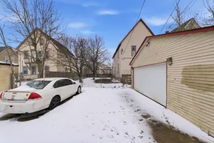 2631 N 33rd St, Milwaukee, WI 53210 - Photo 4