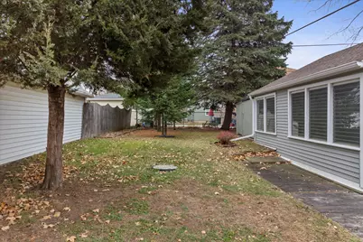 3526 S Brust Ave, Milwaukee, WI 53207 - Photo 28
