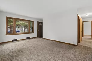 3526 S Brust Ave, Milwaukee, WI 53207 - Photo 6