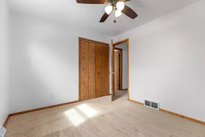 1764  Oakridge Ct, Fox Crossing, WI 54952 - Photo 20