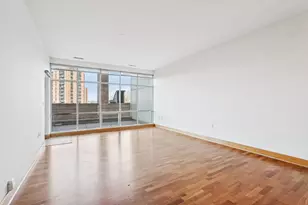 1550 E Royall Pl, Milwaukee, WI 53202 - Photo 22