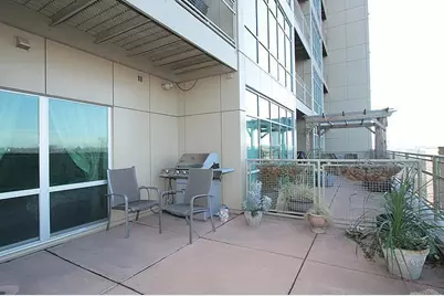 1550 E Royal Pl #408, Milwaukee, WI 53202 - Photo 2